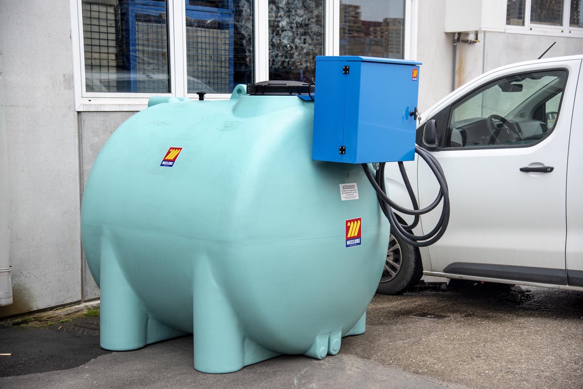 AdBlue tank 3000/5000 liters with dispensing nozzle