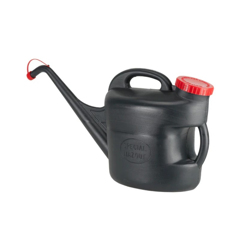 Radiator watering can with filter and cap